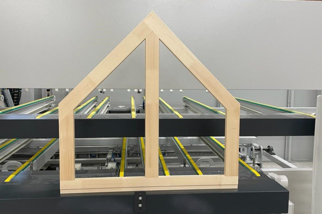 Holzfenster-aus-CNC-Maschine-3